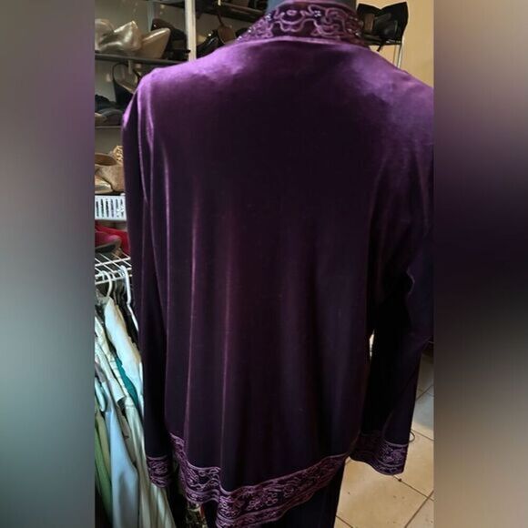 Comfort and glamour beaded velvety loungewear open card. Coldwater Creek size 12 - Picture 8 of 13